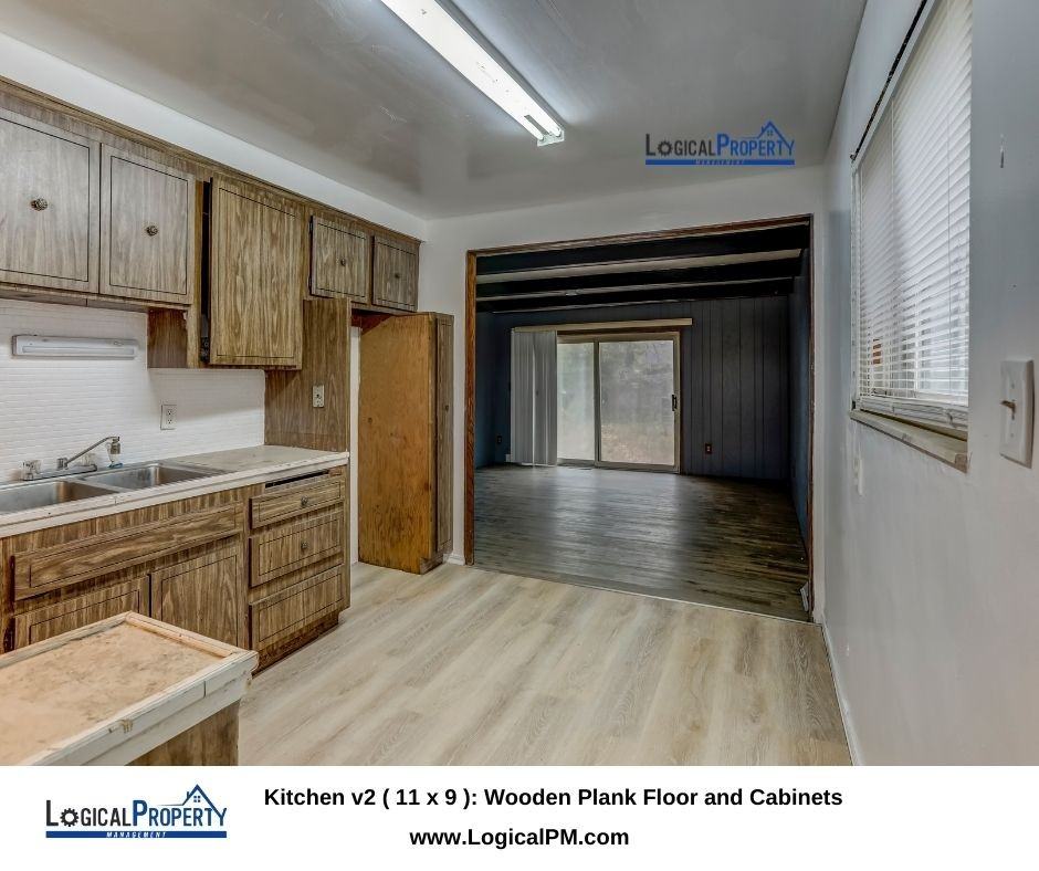 19435 Mccormick St - Photo 3 of 12