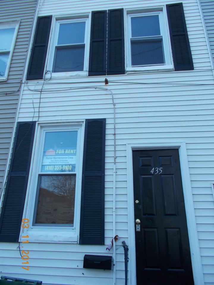 435 Freeman St - Photo 3 of 13