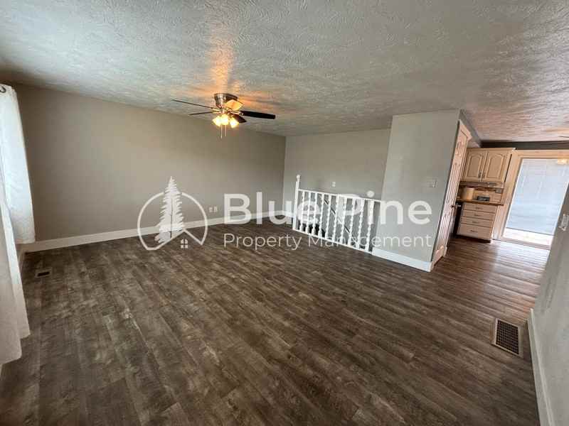 1134 Boise Ave - Photo 3 of 27