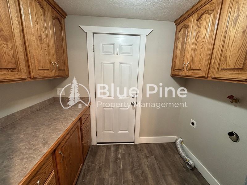 1134 Boise Ave - Photo 7 of 27