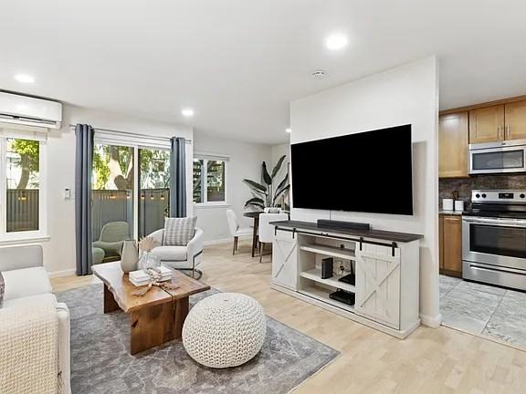 4779 Pine Forest Ln - Photo 3 of 15