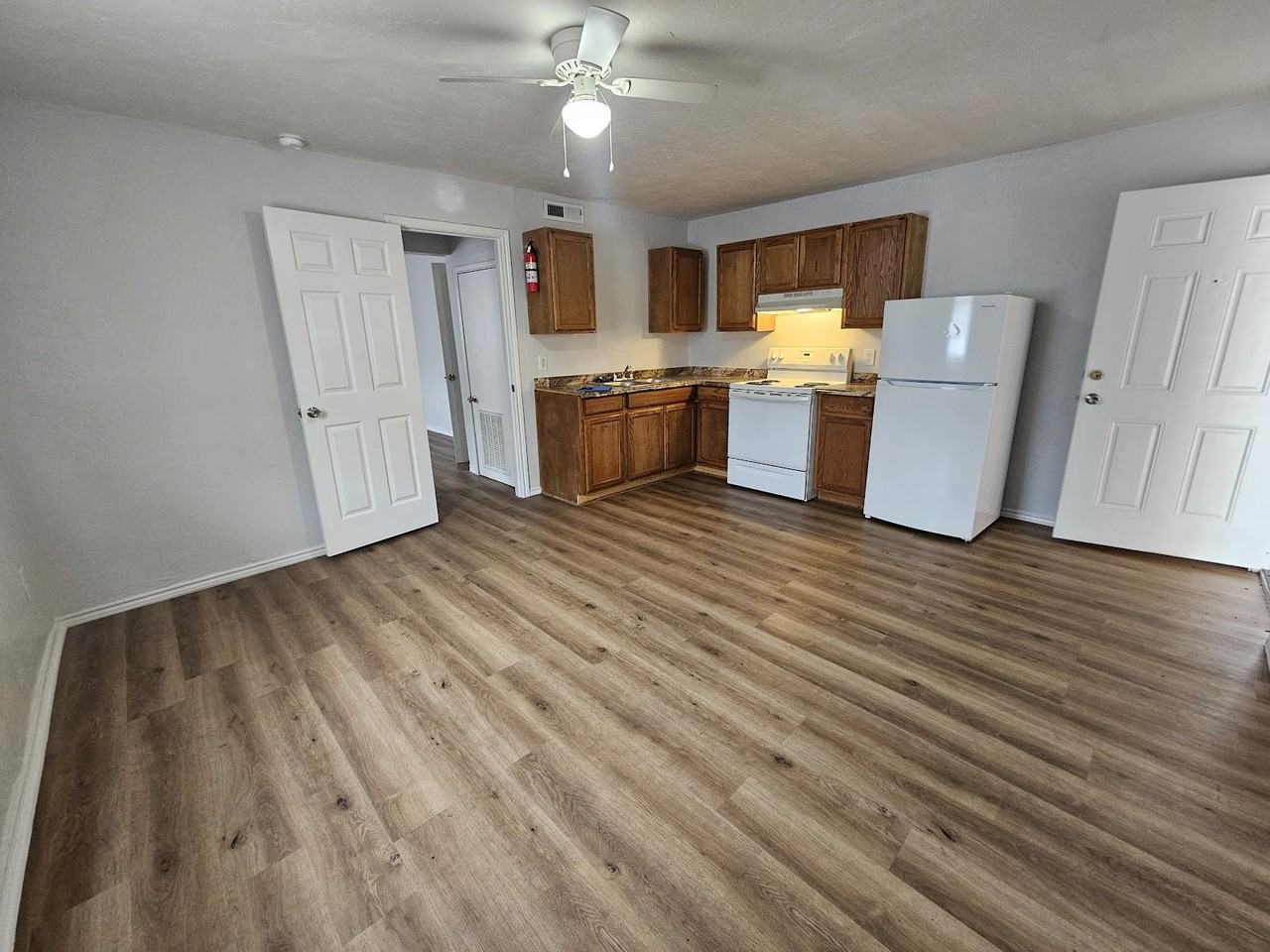 1120 1122N Tela Dr. - Photo 3 of 8