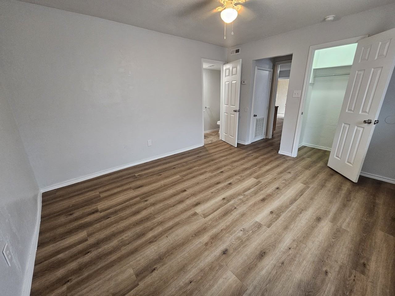 1120 1122N Tela Dr. - Photo 4 of 8