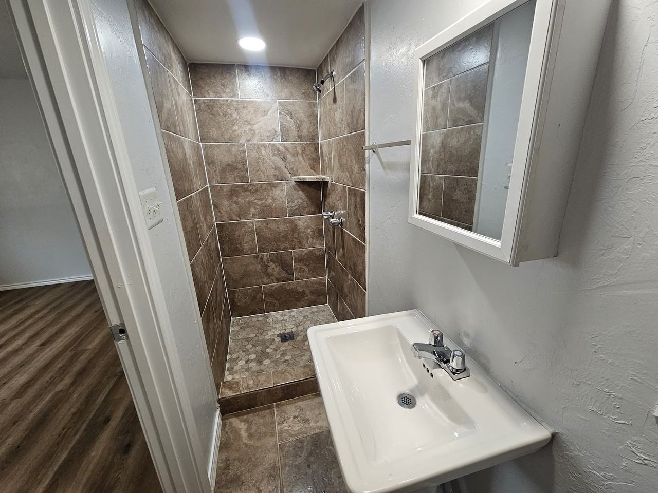 1120 1122N Tela Dr. - Photo 5 of 8