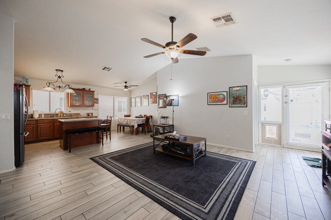 15614 N 34th St - Photo 4 of 28