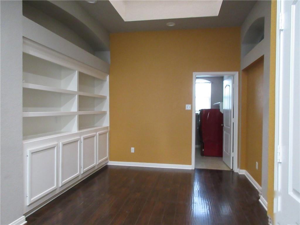 3604 Castleton Dr - Photo 6 of 28