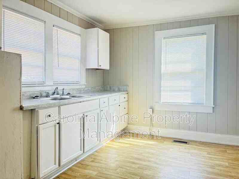 2207 Garland Ave - Photo 2 of 18