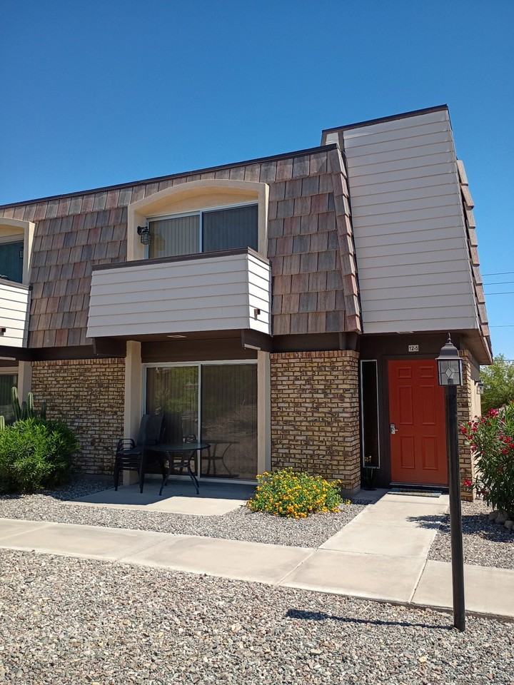 1740 Swanson Ave - Photo 2 of 34