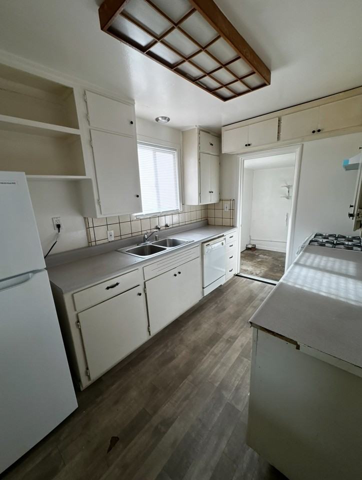 1848 La Jolla Dr - Photo 7 of 18