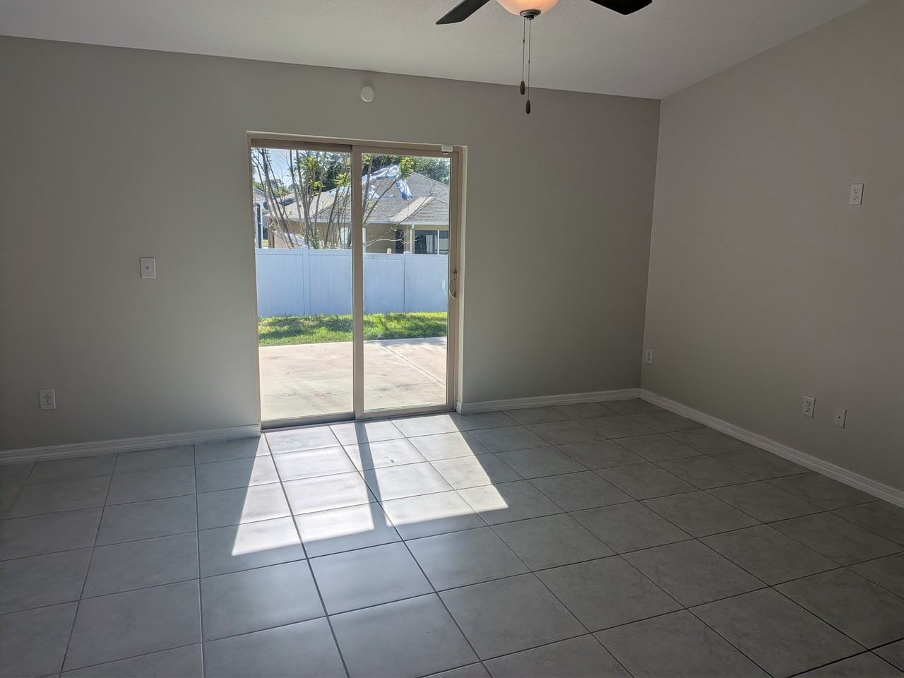 446 Argyll Dr - Photo 2 of 26