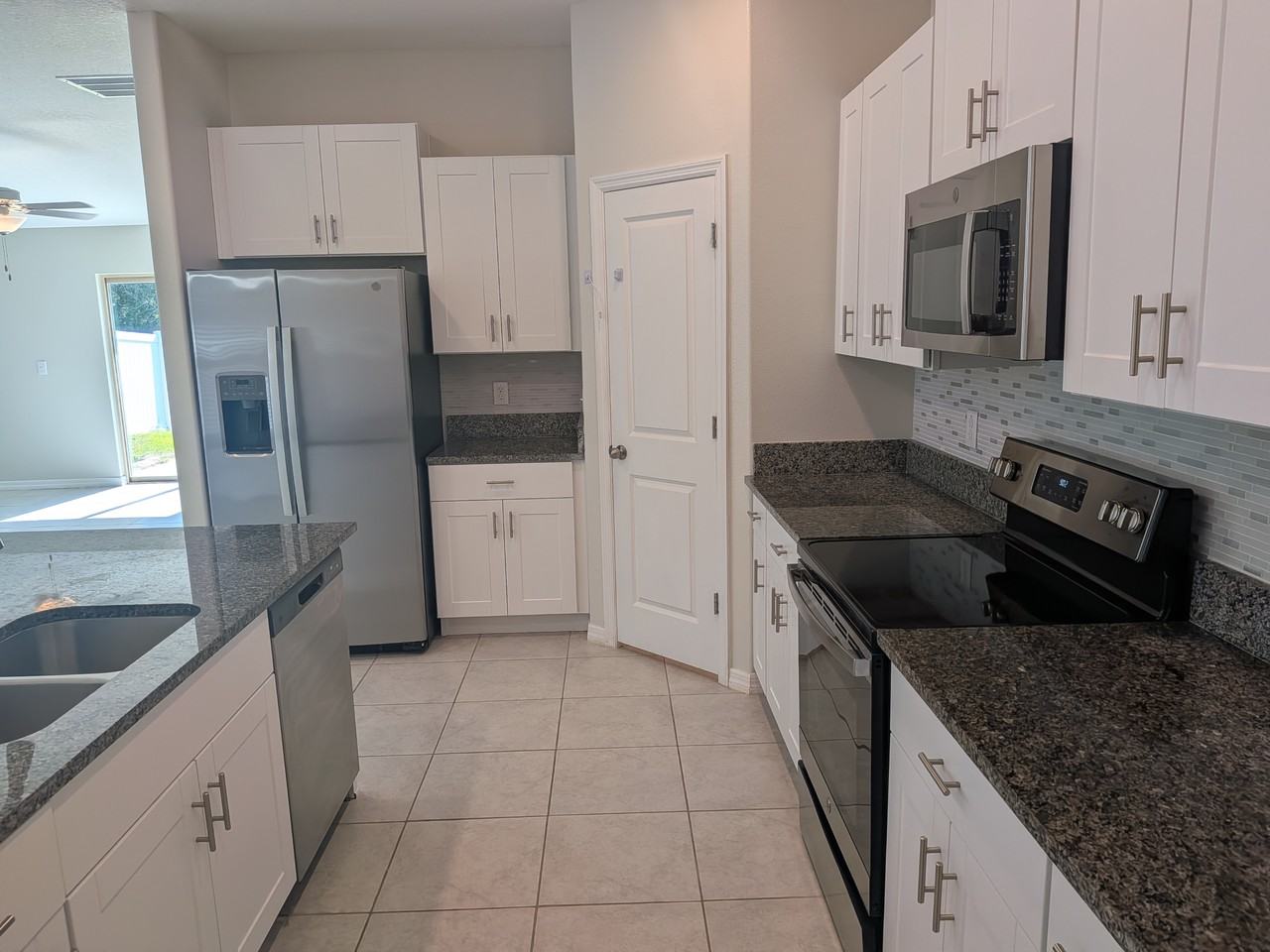 446 Argyll Dr - Photo 5 of 26