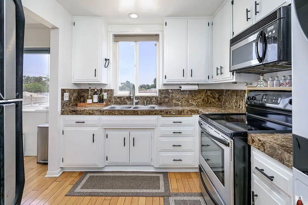 100 Hermosa Ave #3D - Photo 7 of 10