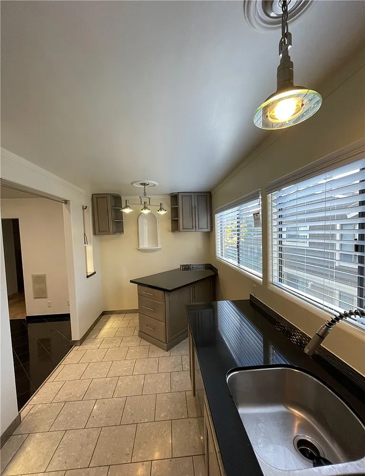 214 Springview - Photo 6 of 10