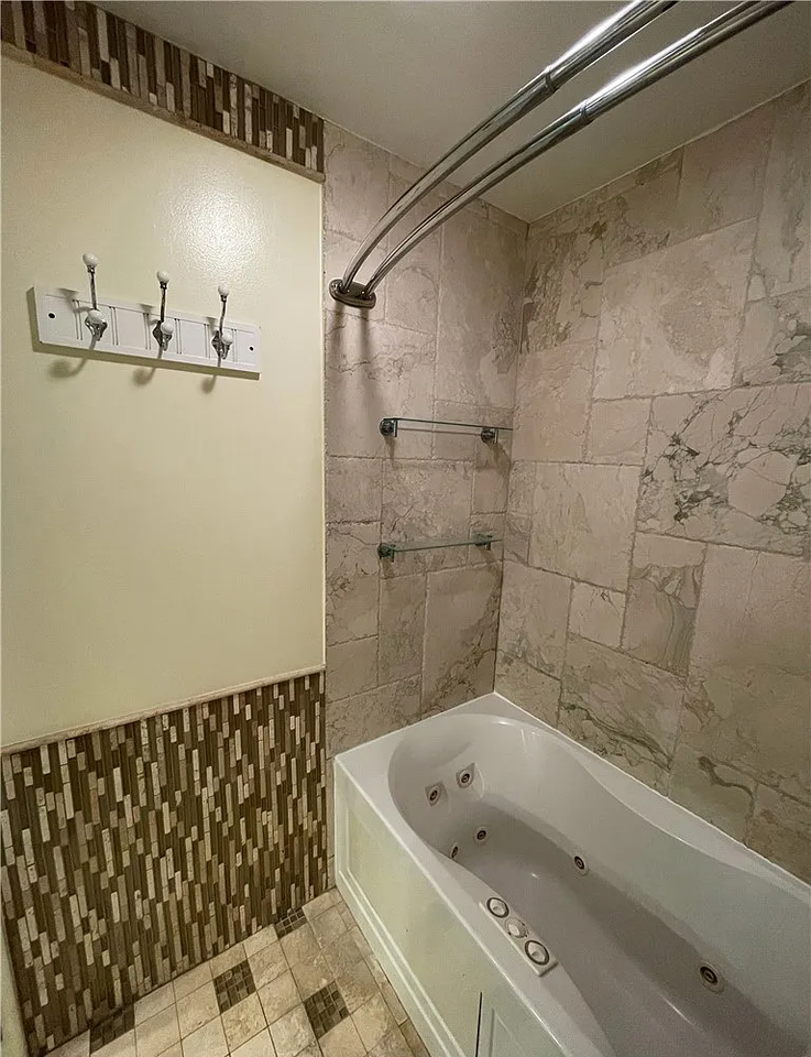 214 Springview - Photo 7 of 10