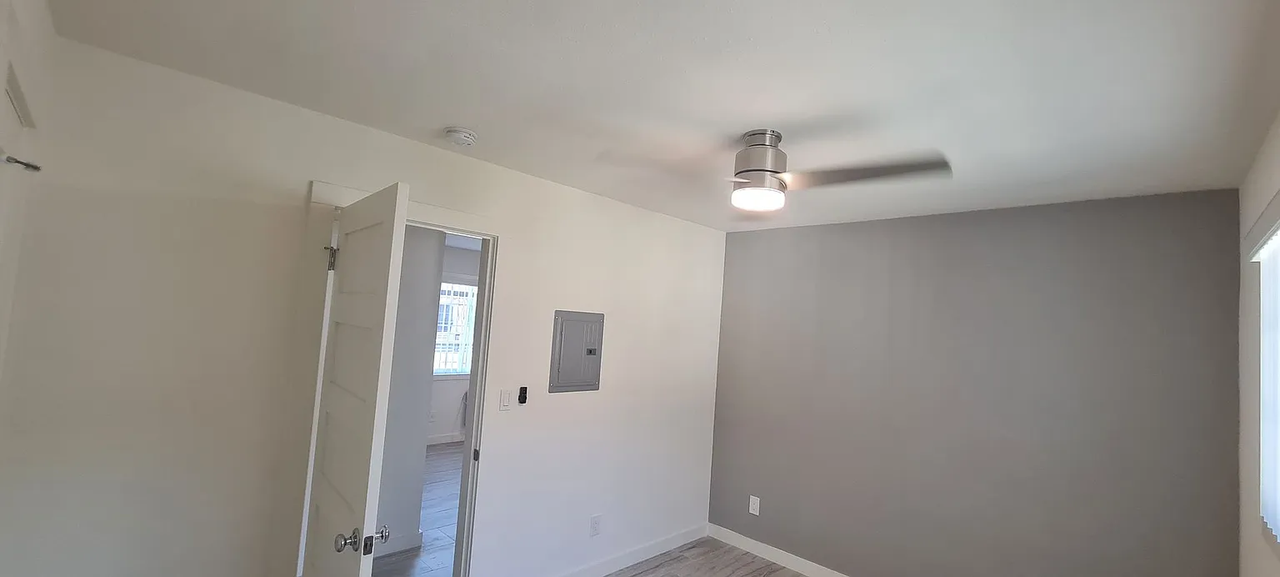 1473 W Almond Ave - Photo 2 of 12