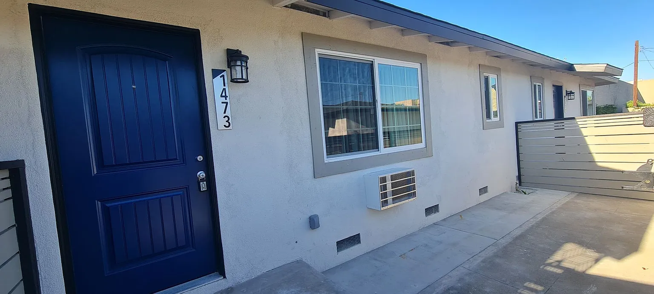 1473 W Almond Ave - Photo 4 of 12
