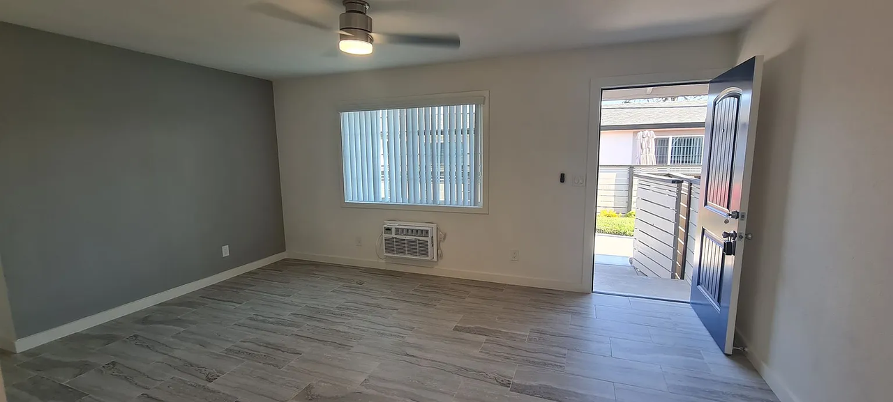 1473 W Almond Ave - Photo 5 of 12