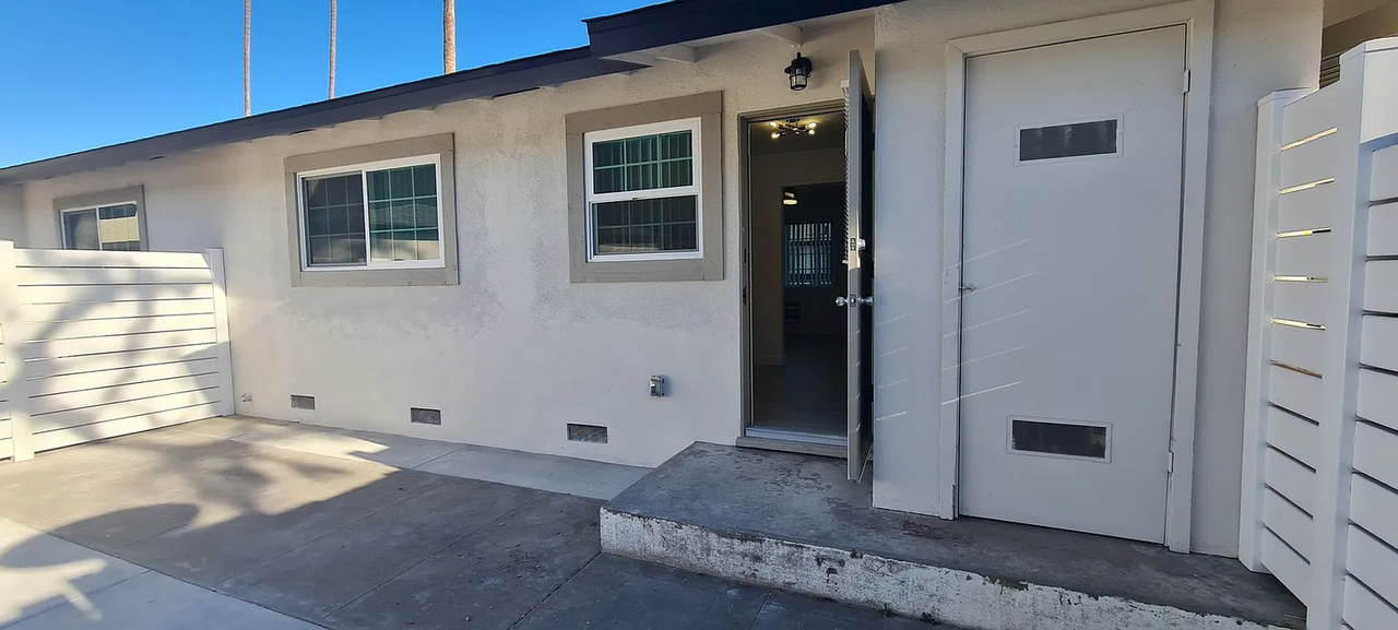 1473 W Almond Ave - Photo 7 of 12