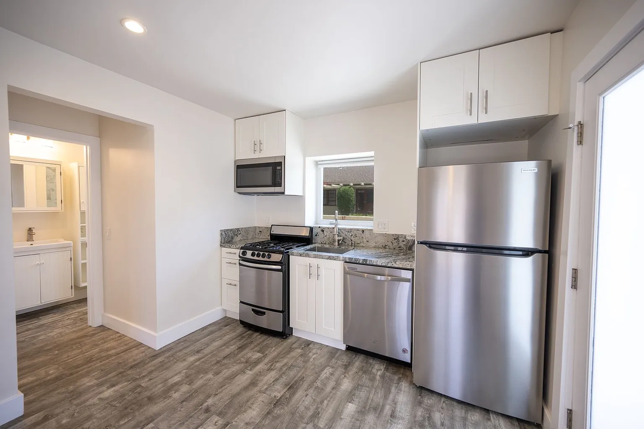 642 Bonair Way - Photo 7 of 11