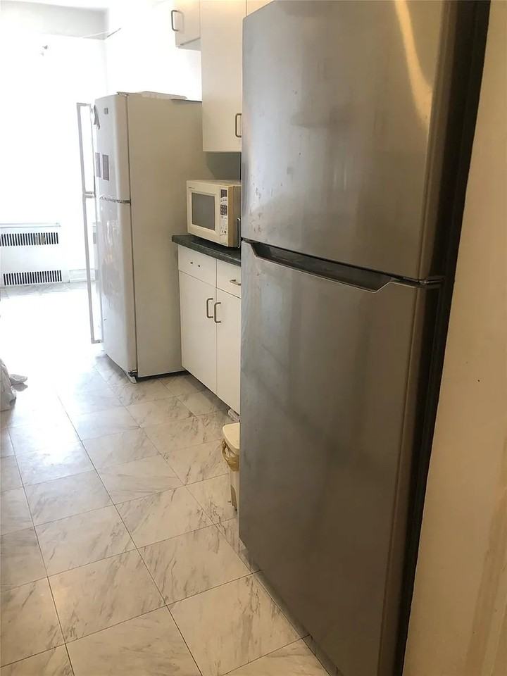 3505 72nd St #BE - Photo 4 of 5