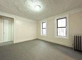 featured image of 2507 Cruger Ave #ABB
