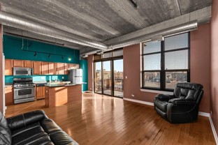 224 S Ashland Ave - Photo 1 of 1