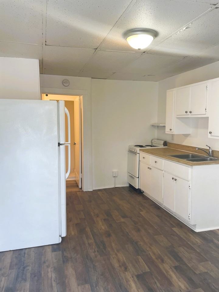 203 5th St #6 - Photo 2 of 4