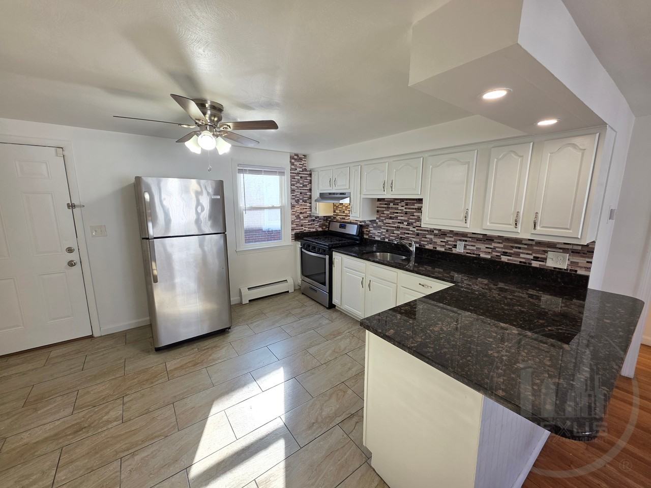 1 Samoset Ave - Photo 3 of 12