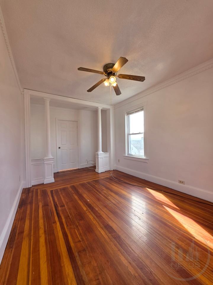 68 Park Ave - Photo 5 of 11