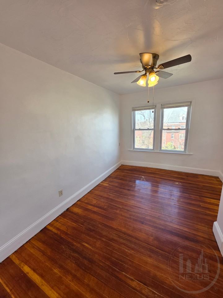 68 Park Ave - Photo 7 of 11