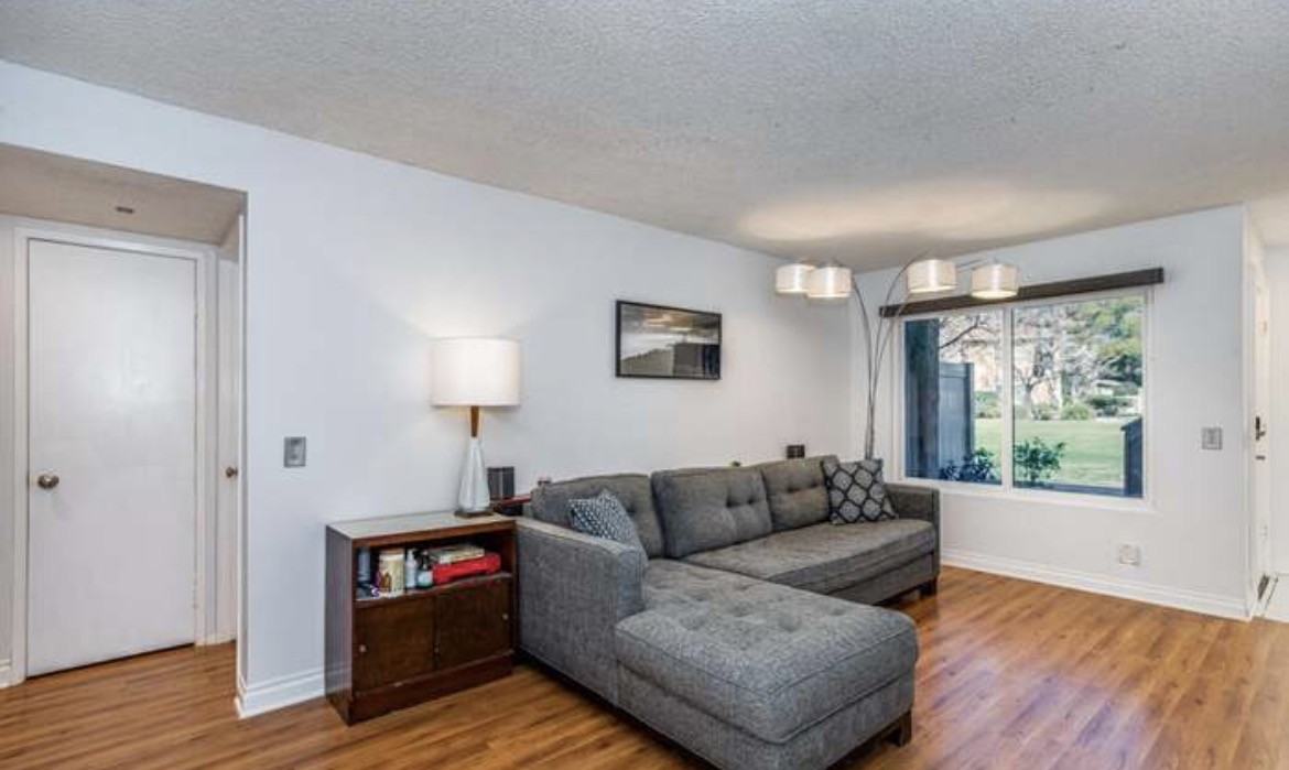 2940 Deacon St #31 - Photo 4 of 16