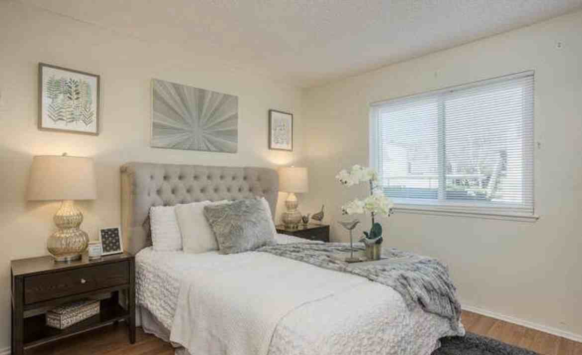 2462 Balme Dr - Photo 7 of 12