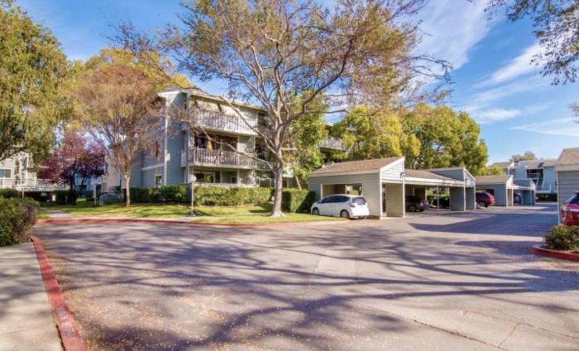 3514 Birchwood Ter #304 - Photo 2 of 16