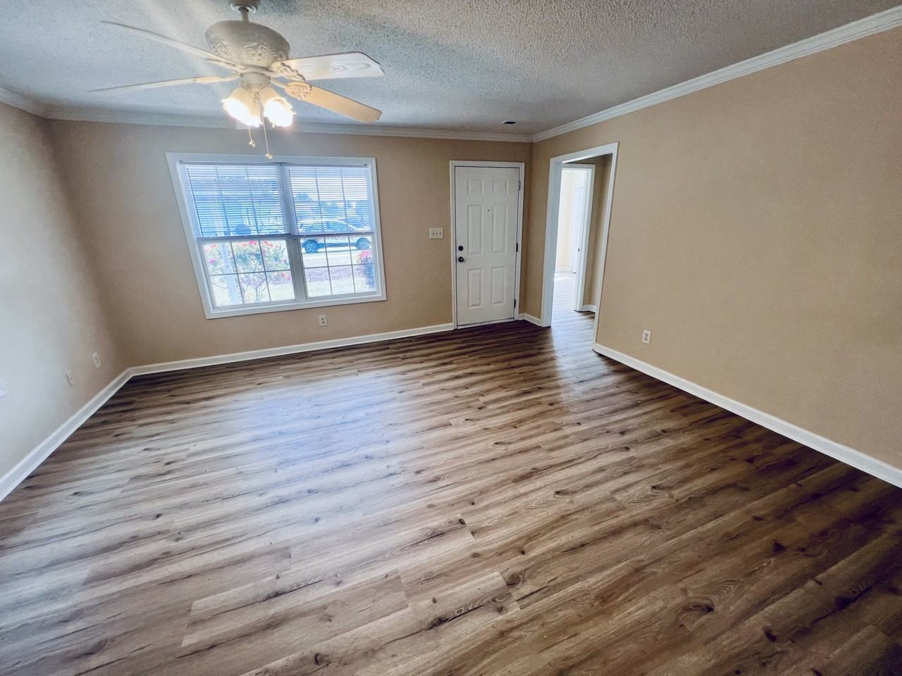 2744 Woodcreek Ln - Photo 4 of 22