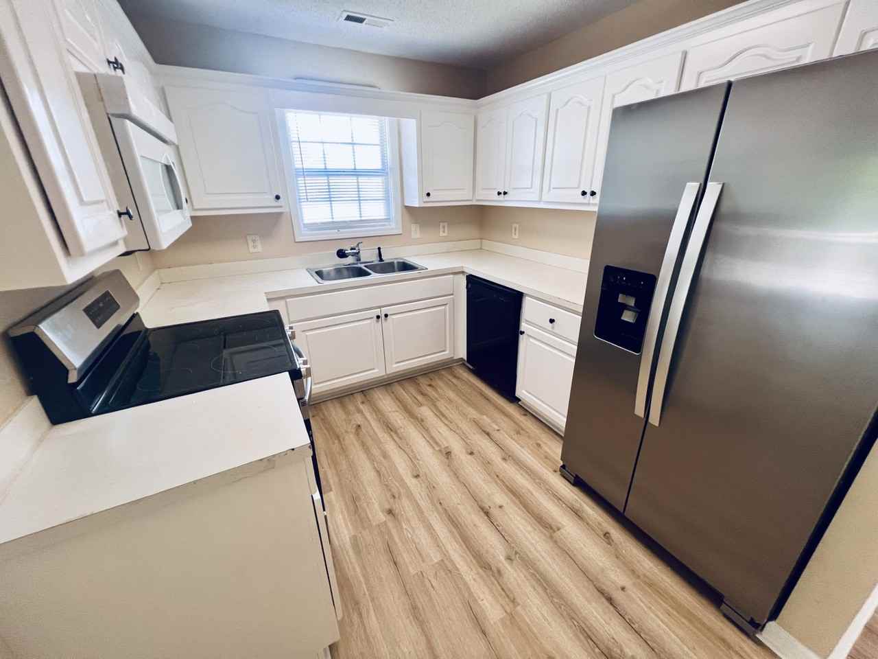 2744 Woodcreek Ln - Photo 5 of 22