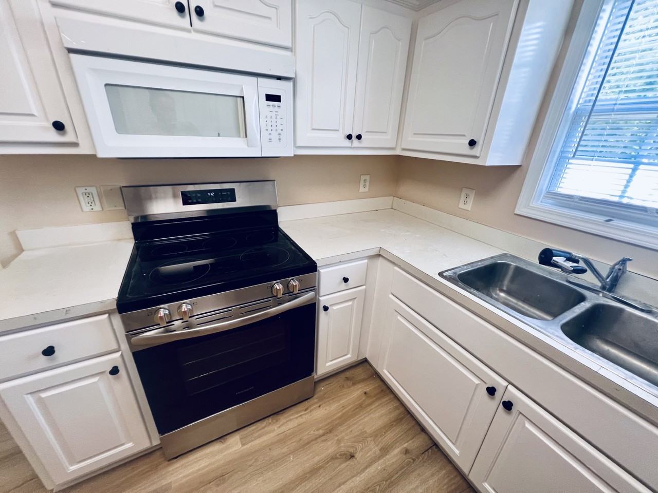 2744 Woodcreek Ln - Photo 6 of 22