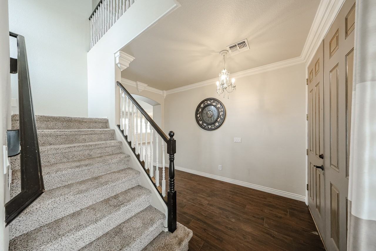 3920 E Remington Dr - Photo 6 of 50