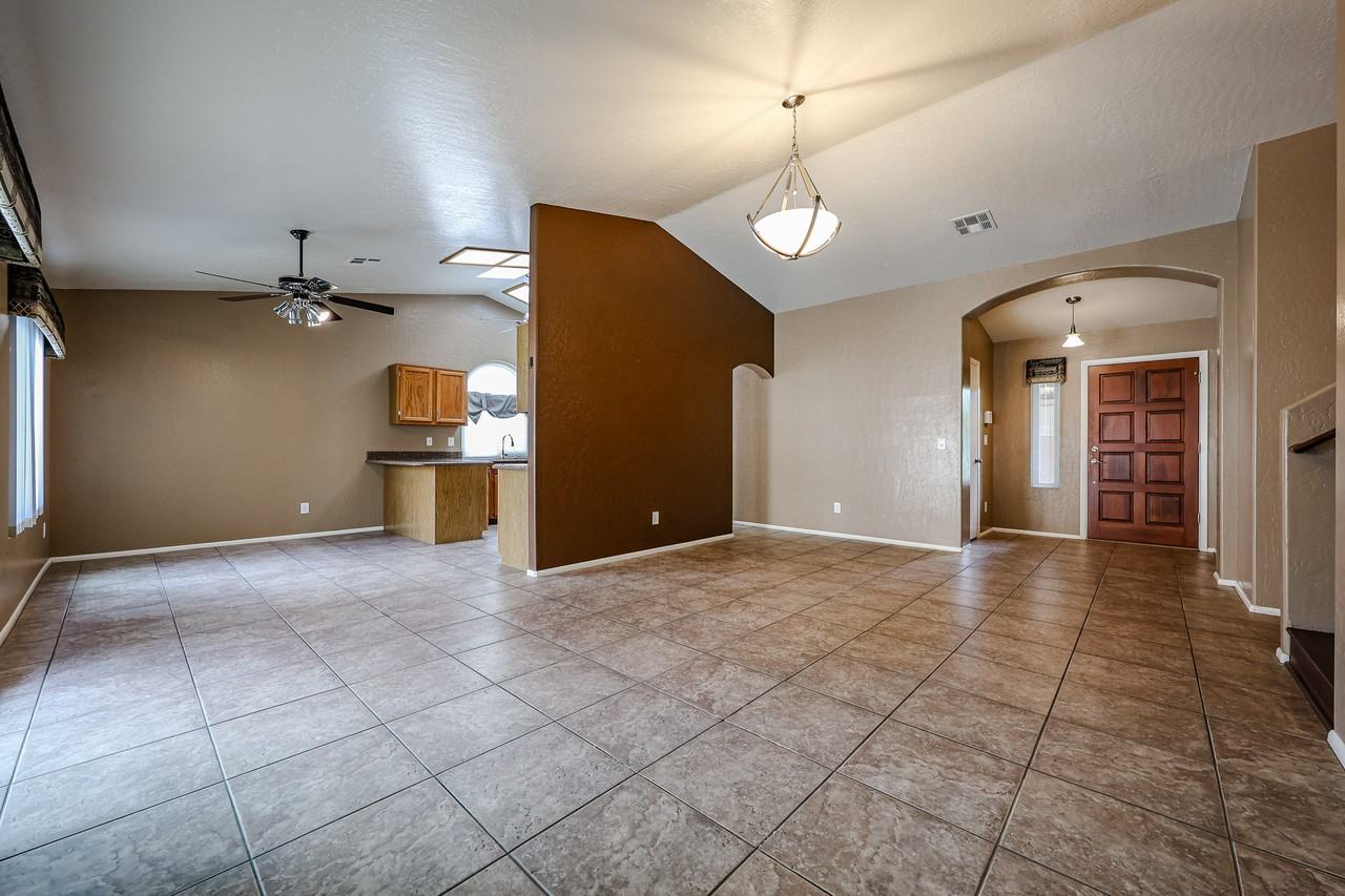 3160 W Frankfurt Dr - Photo 6 of 45