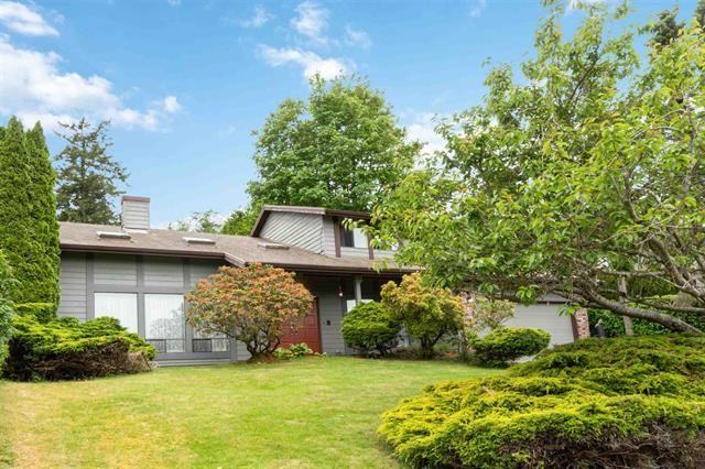 5694 Greenland Dr - Photo 2 of 32