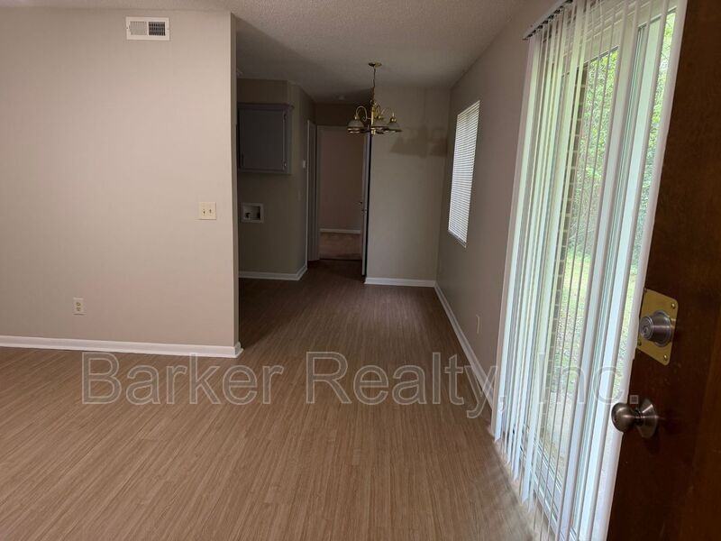 205 E Ransom St #1B - Photo 2 of 8