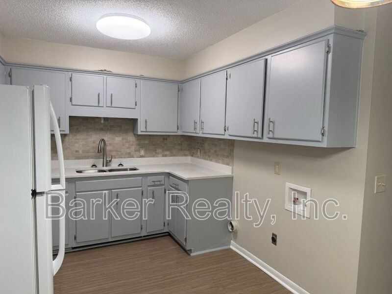 205 E Ransom St #1B - Photo 4 of 8