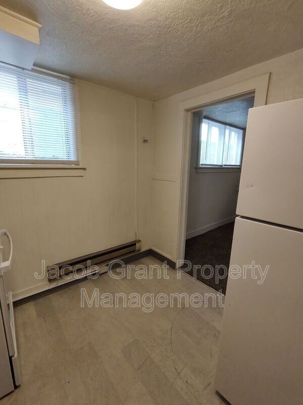 618 S 4th Ave #4 - Photo 5 of 9