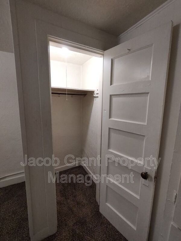 618 S 4th Ave #4 - Photo 6 of 9