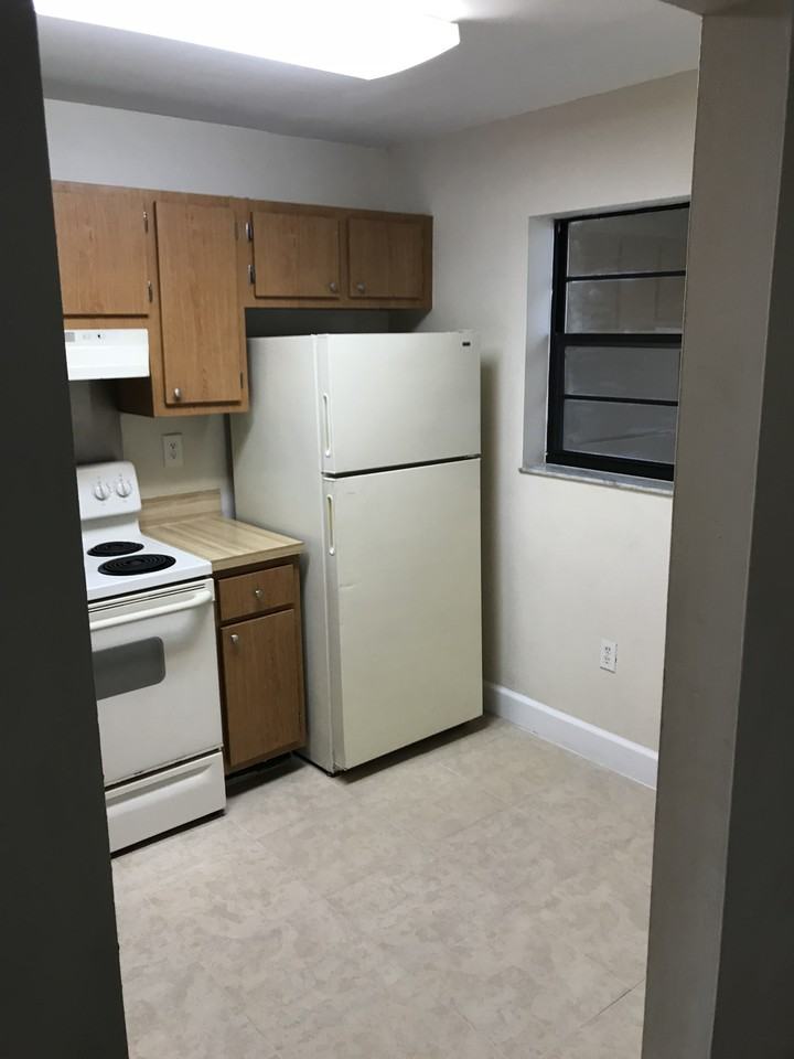 10835 Sw 112av #306 - Photo 4 of 4