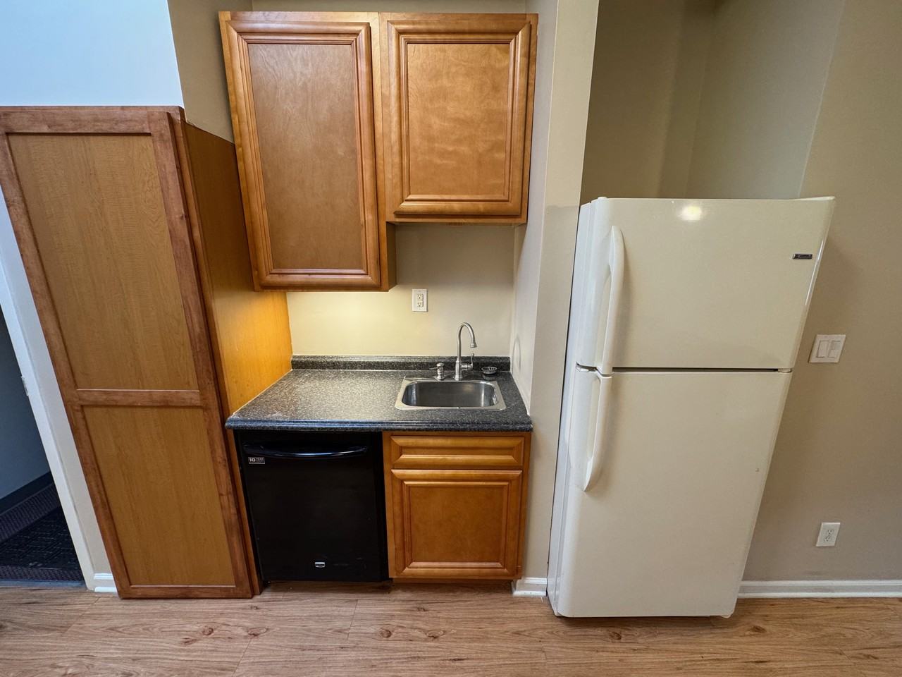 3018 N Laramie Ave #2 - Photo 4 of 9