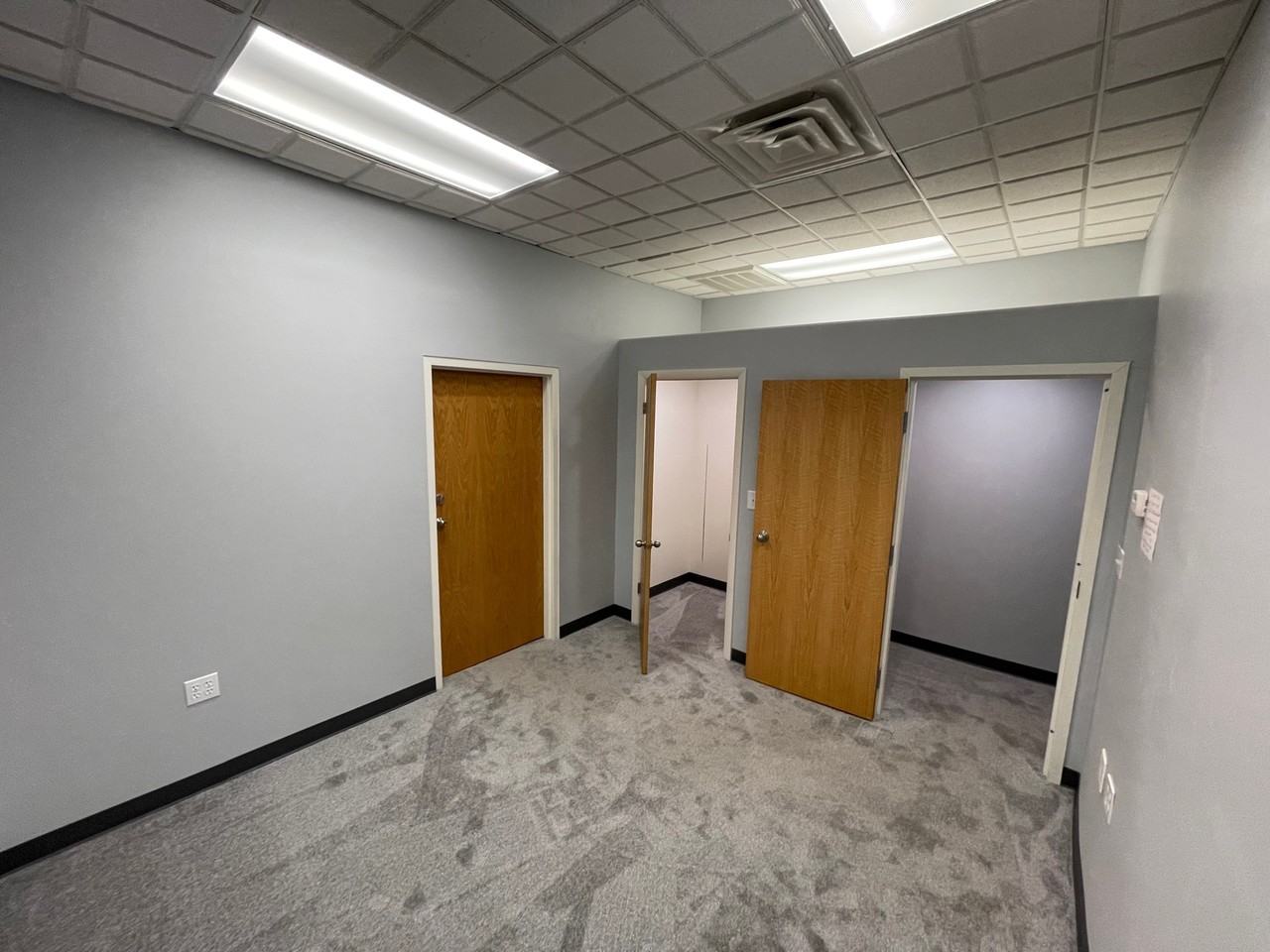 3018 N Laramie Ave #2 - Photo 6 of 9