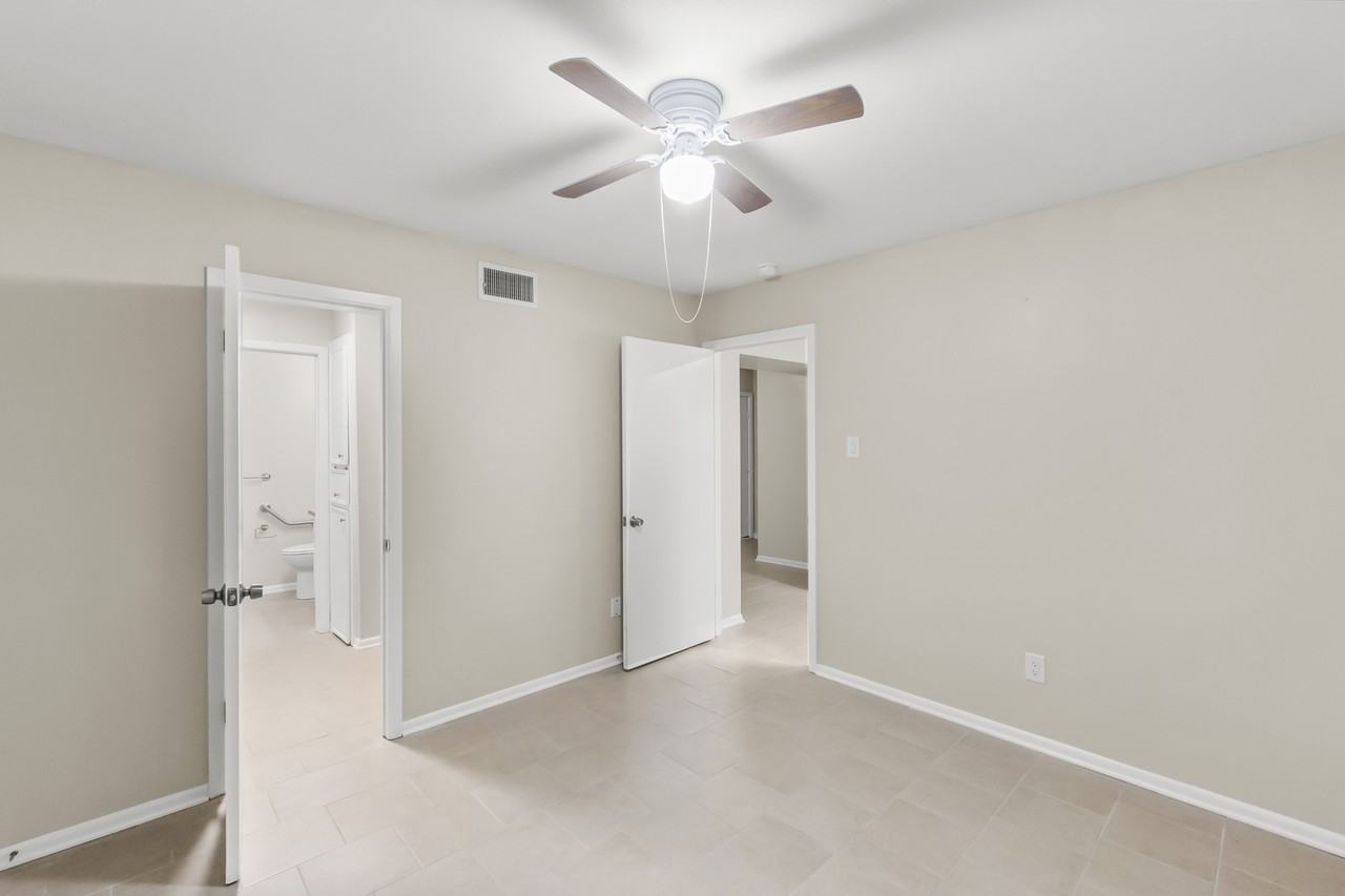 808 Denison Ave #5 - Photo 2 of 13