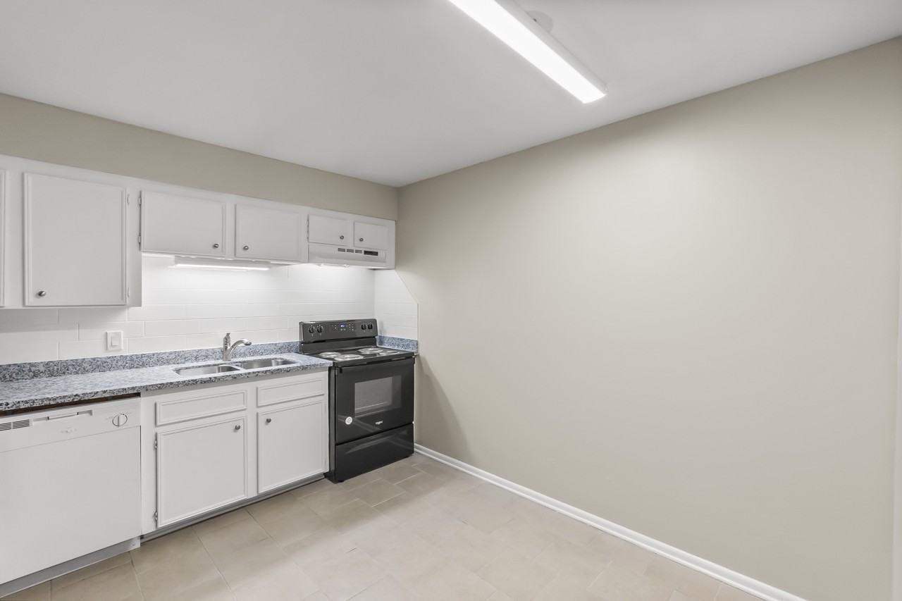 808 Denison Ave #5 - Photo 5 of 13