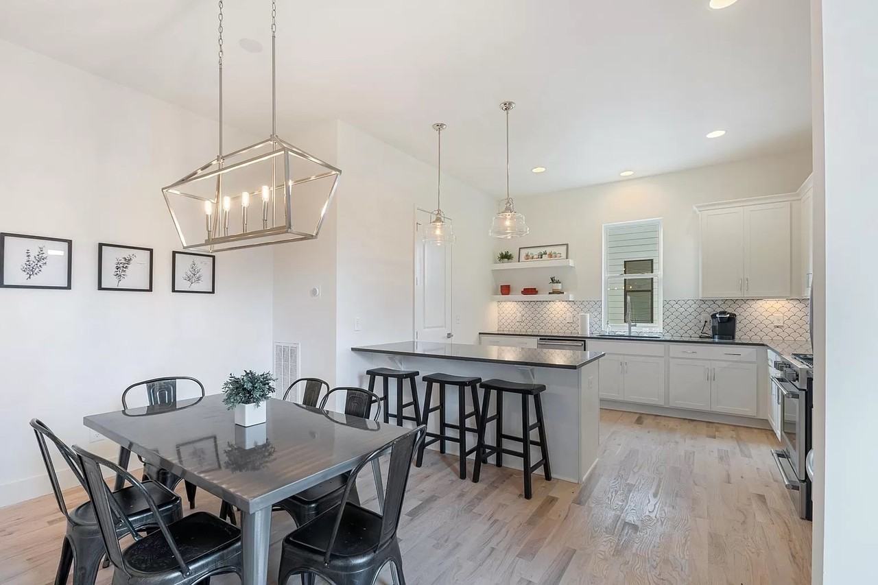 643 Vernon Ave #3 - Photo 2 of 14