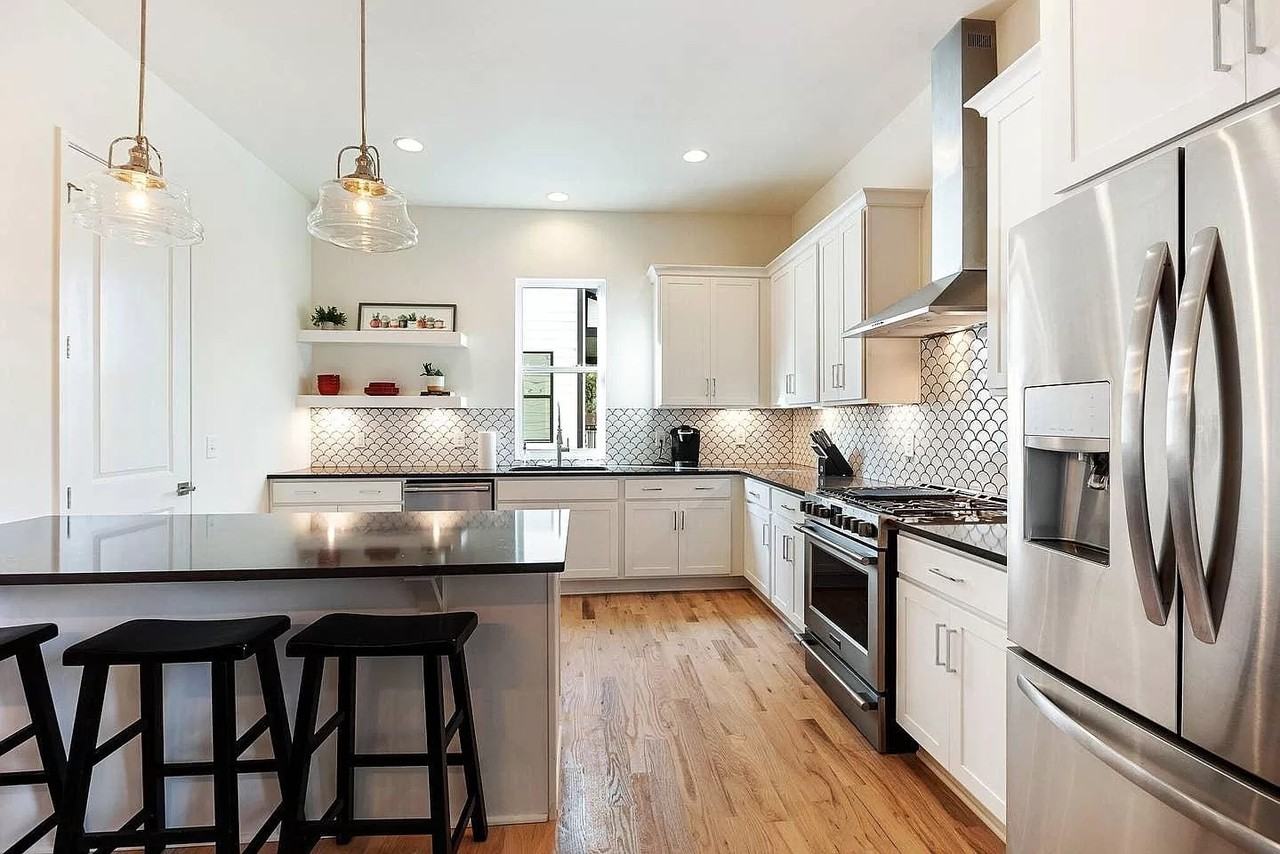 643 Vernon Ave #3 - Photo 3 of 14